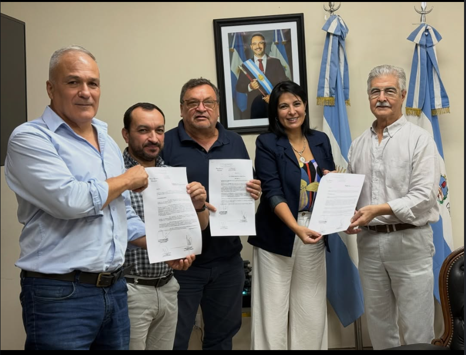 Reunión con gremios docentes: Derogación del artículo 4 y compromiso de diálogo